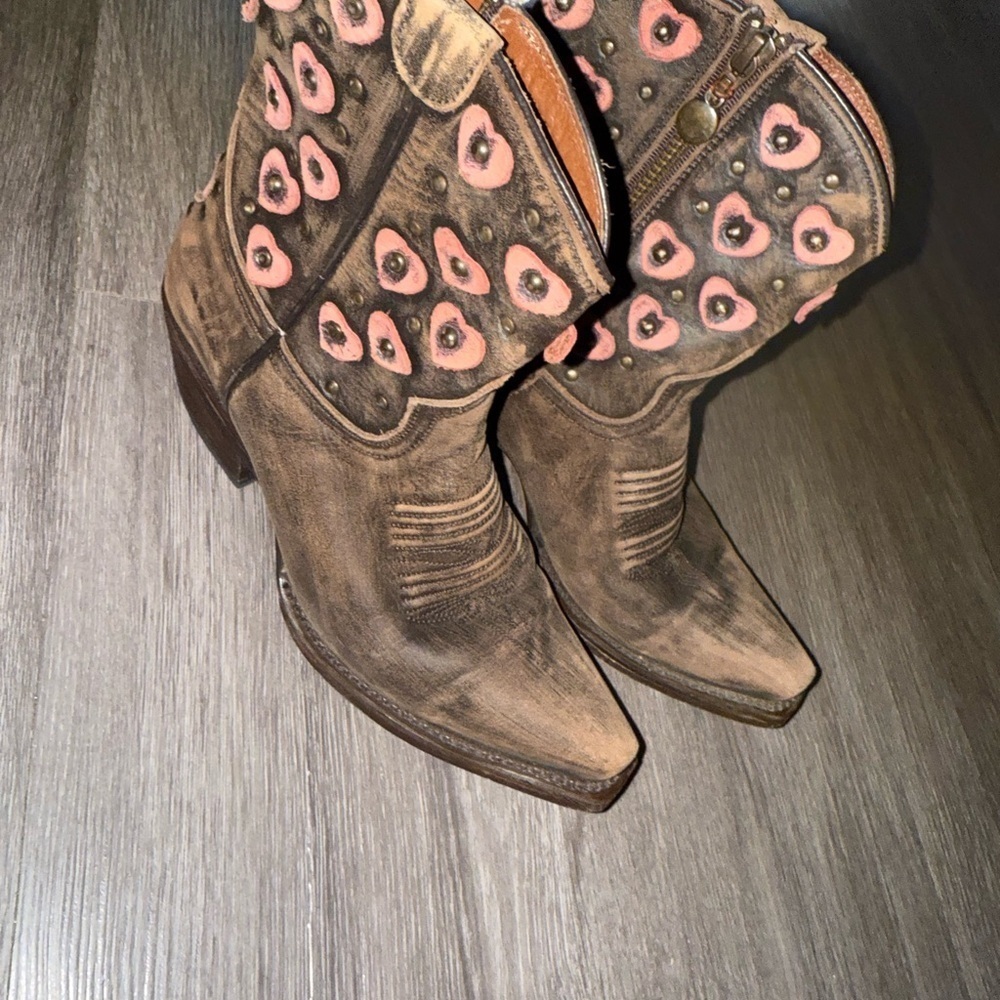 Eight Second Angel Pink and Brown Heeled Cowboy Boots with Heart Design - Picture 4 of 7